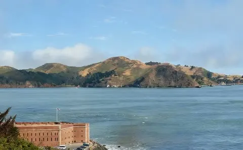Koʻrfaz manzarasidan koʻprik olib tashlandi